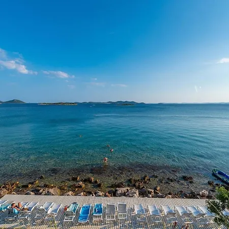 Mobile Pecten Exclusive 1 Nyaraló Pakoštane